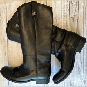 FRYE Melissa Button 2 Boot in Black, Size 8.5